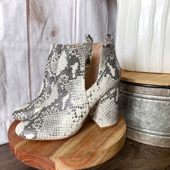 Steve Madden Shoes - Steve Madden Booties